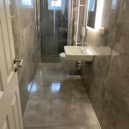 Modernes In Zentrale Lage Von Apartamento